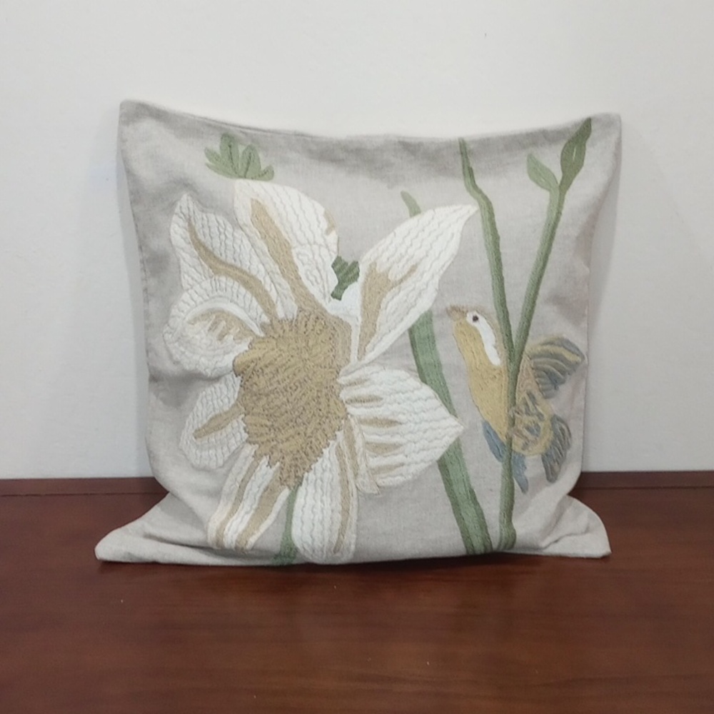 Pottery Barn Bird And Flower Pillow Shams, Set Of 2, 24"x24"